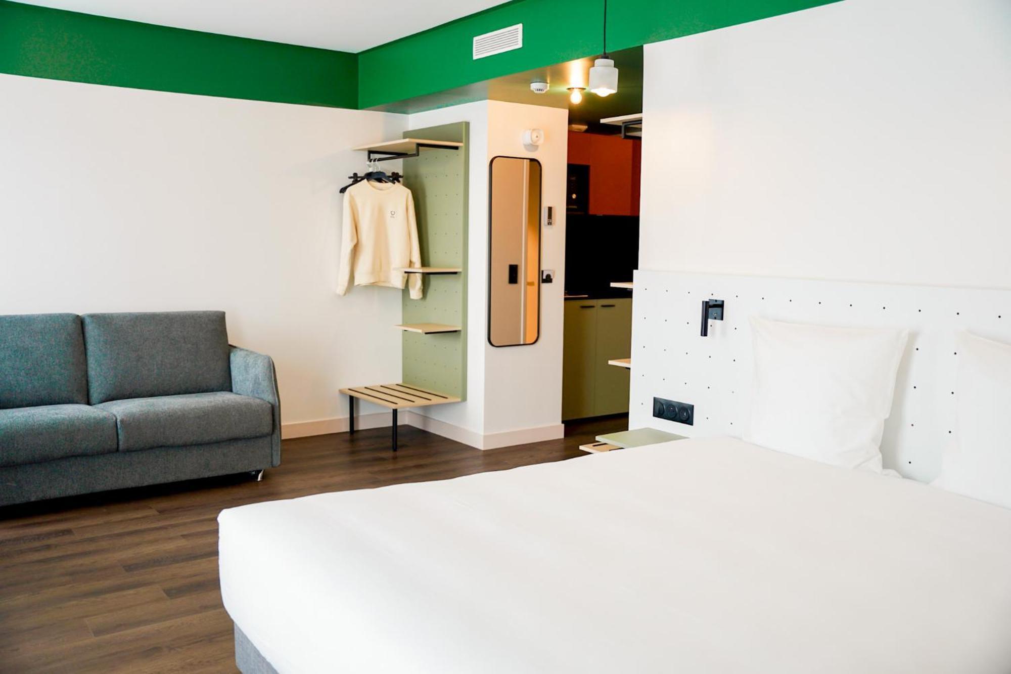 Executive Studio with Double Bed and Sofa Bed,1745292061:JPEG